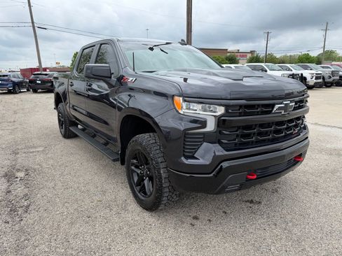 Used 2024 Chevrolet Silverado 1500 LT Trail Boss w/ Convenience Package II AWD/4WD image 9