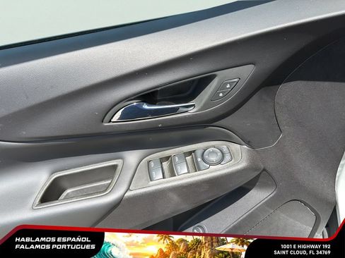 Used 2024 Chevrolet Equinox LT FWD image 11