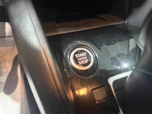 Used 2023 Nissan Versa SV image 28