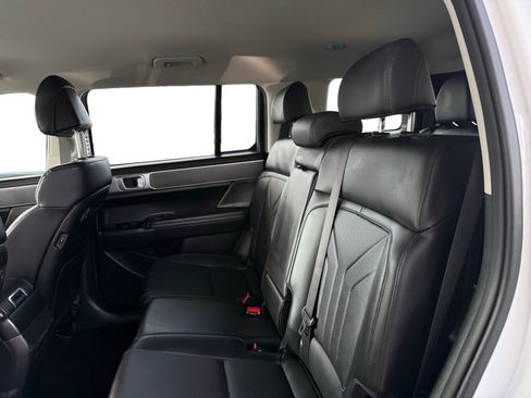 Used 2025 Hyundai Santa Fe SEL FWD image 11