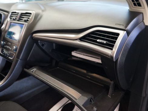 Used 2020 Ford Fusion SE FWD image 40