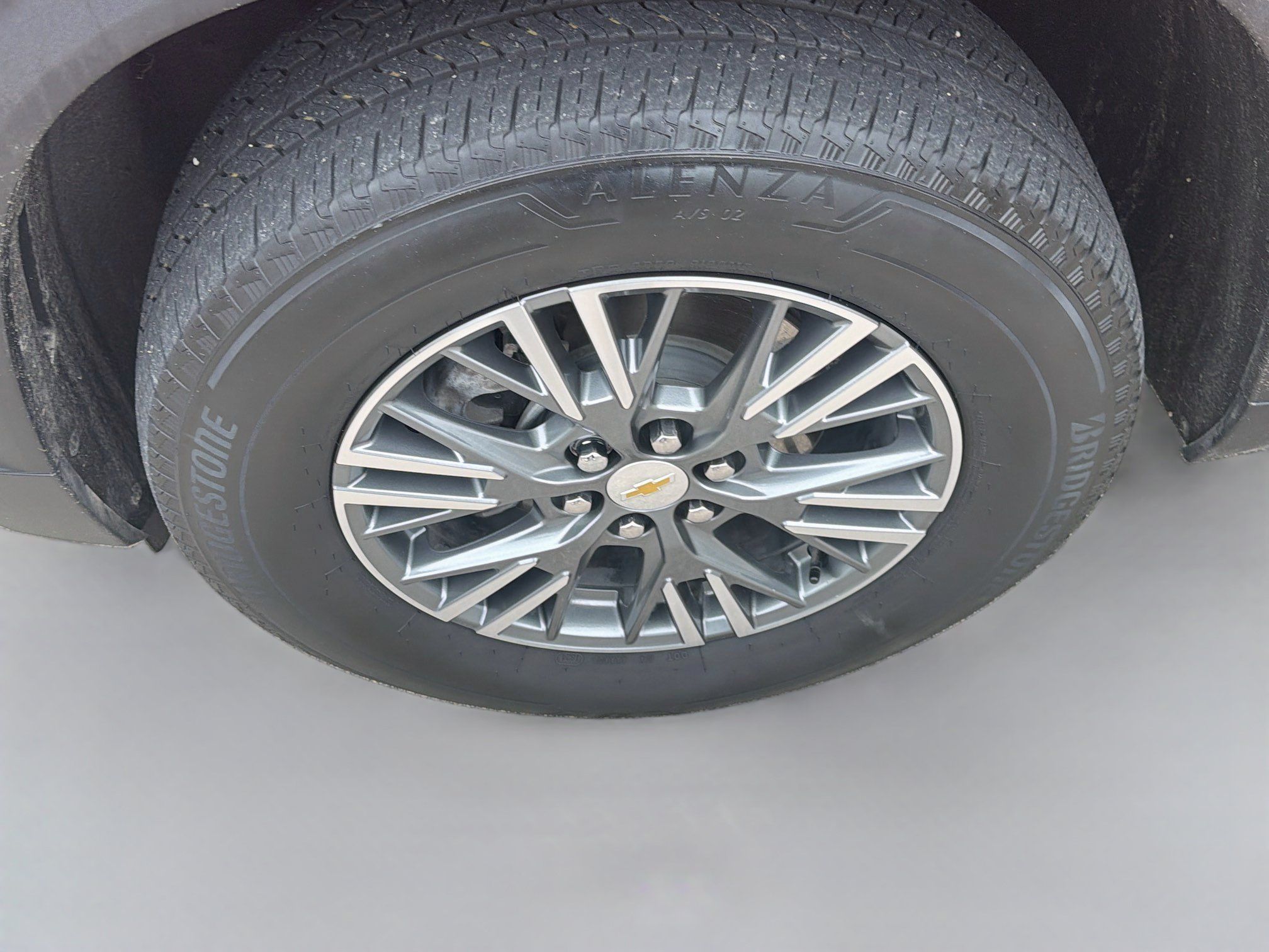 Used 2024 Chevrolet Traverse LT FWD image 36