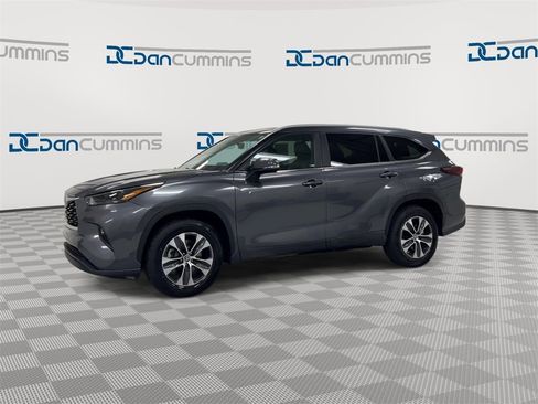 Used 2024 Toyota Highlander XLE image 4