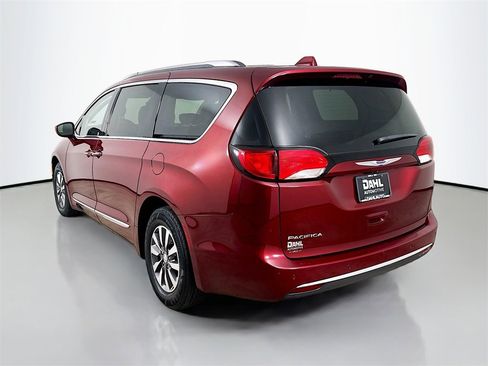 Used 2020 Chrysler Pacifica Touring-L Plus image 14