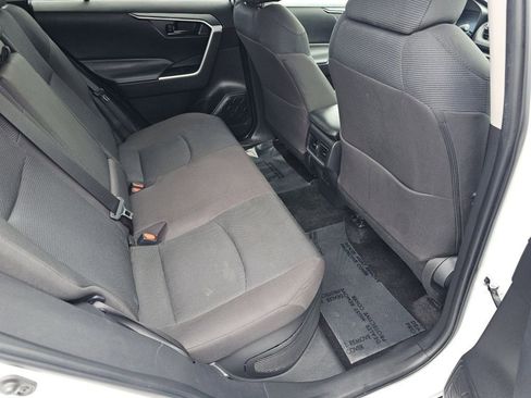Used 2024 Toyota RAV4 LE AWD/4WD image 5