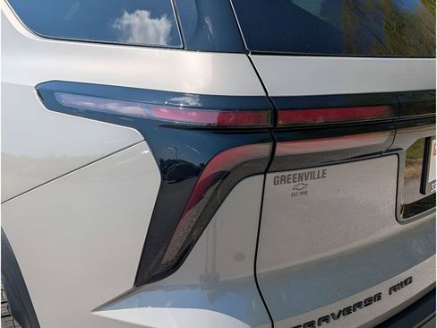 New 2026 Chevrolet Traverse Z71 w/ Enhanced Driving Package AWD/4WD image 4