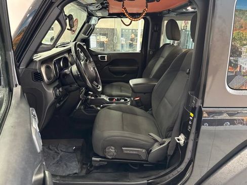 Used 2020 Jeep Wrangler Sport AWD/4WD image 23