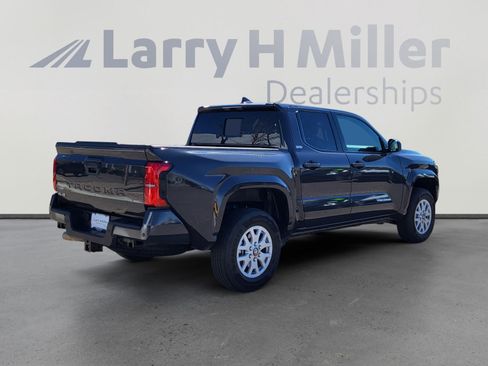 Certified 2025 Toyota Tacoma SR5 image 5