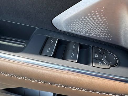 New 2026 GMC Acadia Denali Ultimate AWD/4WD image 7