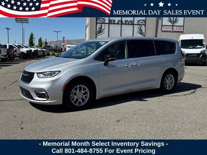 Used 2024 Chrysler Pacifica Touring-L