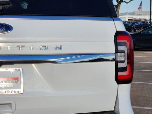 Used 2023 Ford Expedition Limited image 16