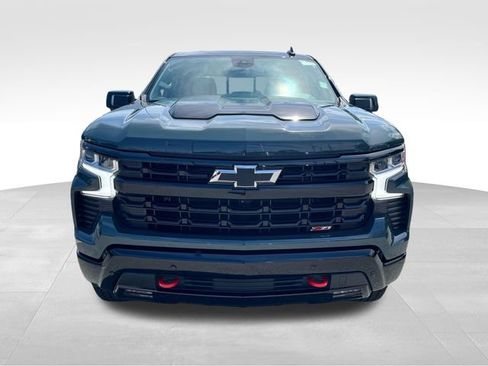 Used 2025 Chevrolet Silverado 1500 LT Trail Boss w/ Convenience Package II AWD/4WD image 2