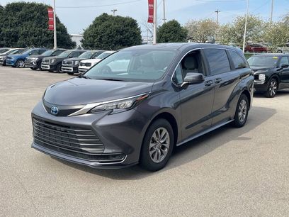 Used 2025 Toyota Sienna LE