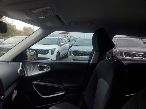 New 2025 Kia Soul LX image 16