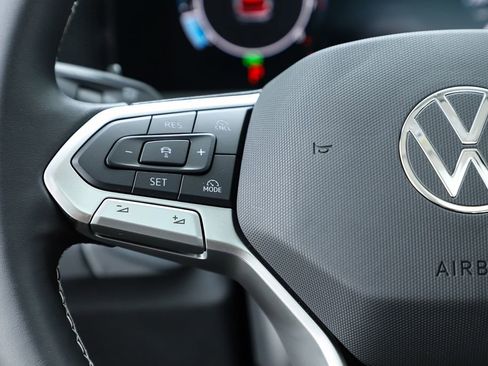 New 2026 Volkswagen Tiguan SE image 60