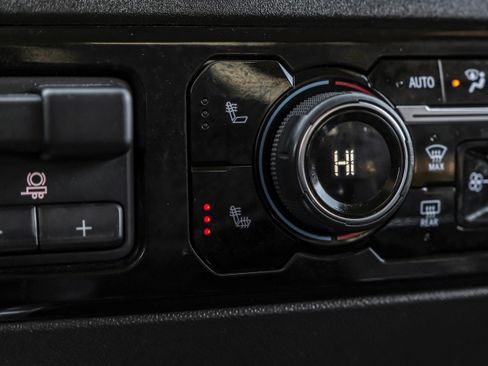 Used 2023 Chevrolet Silverado 1500 LT Trail Boss w/ Convenience Package II image 25