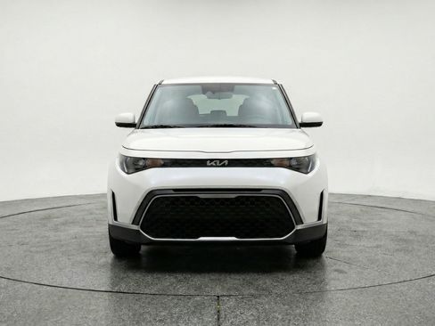 Used 2025 Kia Soul LX w/ LX Technology Package FWD image 2
