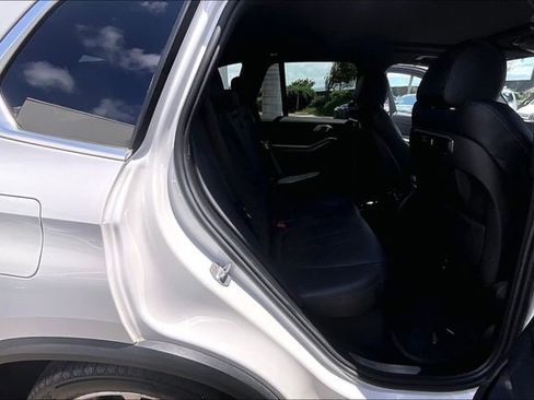 Certified 2024 BMW X5 xDrive40i w/ Parking Assistance Package image 25