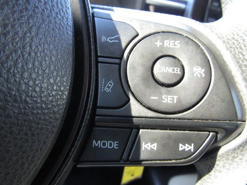 Used 2022 Toyota Corolla LE image 25