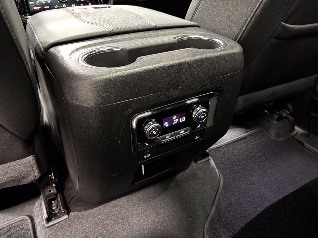 Used 2026 GMC Yukon XL AT4 AWD/4WD image 47