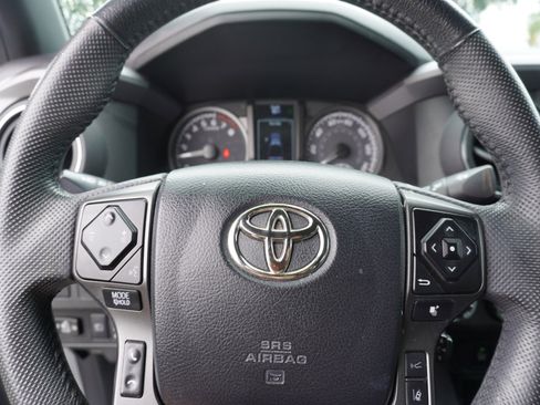 Used 2023 Toyota Tacoma TRD Off-Road w/ Technology Package AWD/4WD image 22