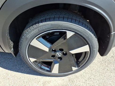 New 2026 Nissan Kicks SR FWD image 4