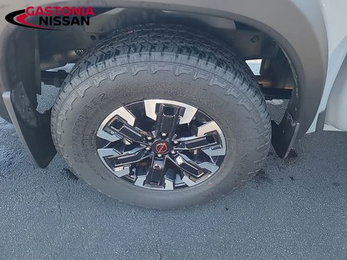 Used 2024 Nissan Frontier Pro-X w/ Technology Package image 17