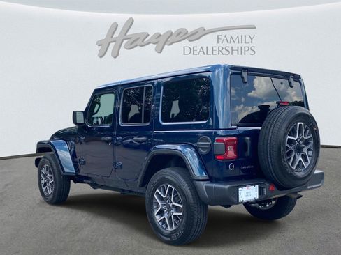 Used 2025 Jeep Wrangler Unlimited Sahara w/ Safety Group AWD/4WD image 7