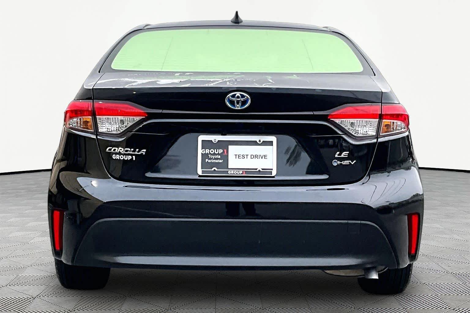 Used 2025 Toyota Corolla LE w/ Convenience Package FWD image 5