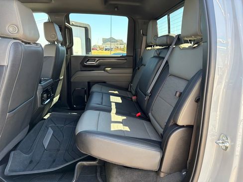 Used 2025 Chevrolet Silverado 2500 ZR2 w/ Technology Package image 24