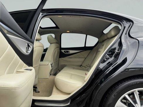 Used 2020 INFINITI Q50 Luxe w/ Essential Package (3.0T Luxe) RWD image 29
