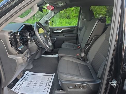 Used 2022 Chevrolet Silverado 1500 LT AWD/4WD image 19