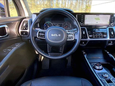 Used 2024 Kia Sorento EX AWD/4WD image 5