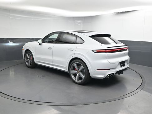 Certified 2026 Porsche Cayenne S image 3