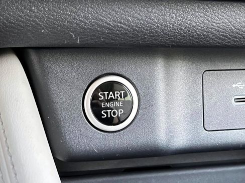 Used 2023 Nissan Rogue SL AWD/4WD image 26