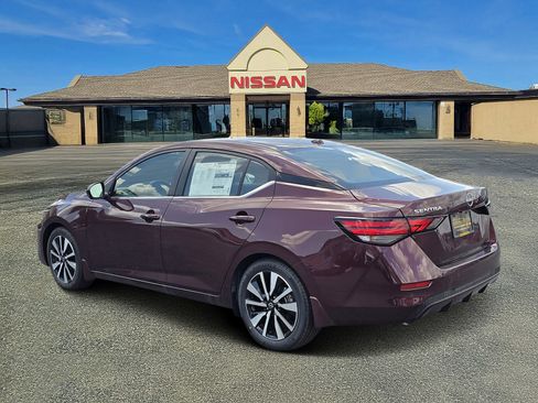 Used 2025 Nissan Sentra SV w/ SV Premium Package FWD image 3