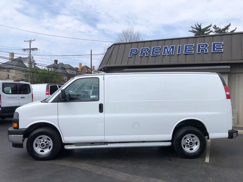 Used 2024 GMC Savana 2500 w/ Driver Convenience Package RWD image 3