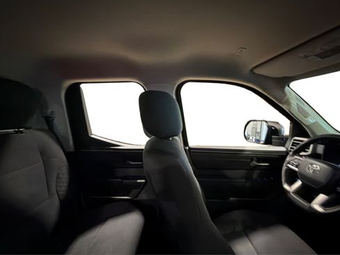 Used 2022 Toyota Tundra SR5 AWD/4WD image 39