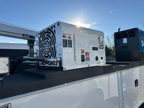 New 2024 Ford F550 4x4 SuperCab Super Duty image 14