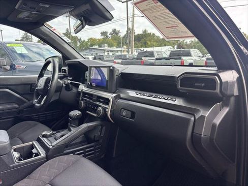 Certified 2024 Toyota Tacoma SR5 AWD/4WD image 23