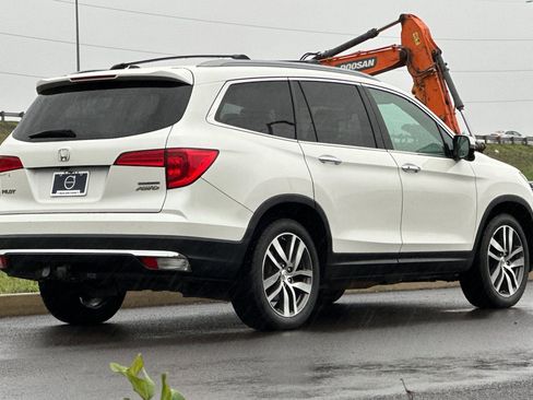Used 2017 Honda Pilot Touring image 3