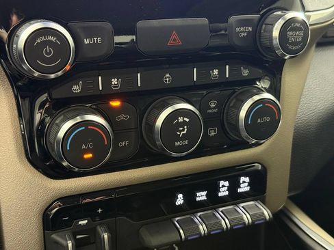 Used 2022 RAM 1500 Laramie AWD/4WD image 31