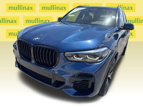 Used 2022 BMW X5 xDrive40i w/ M Sport Package image 11