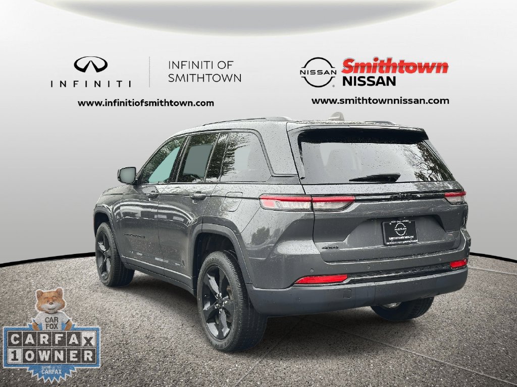 Used 2023 Jeep Grand Cherokee Altitude AWD/4WD image 9
