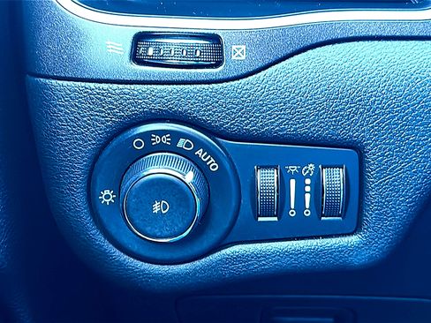 Used 2022 Jeep Cherokee Trailhawk w/ Trailer Tow Group image 36