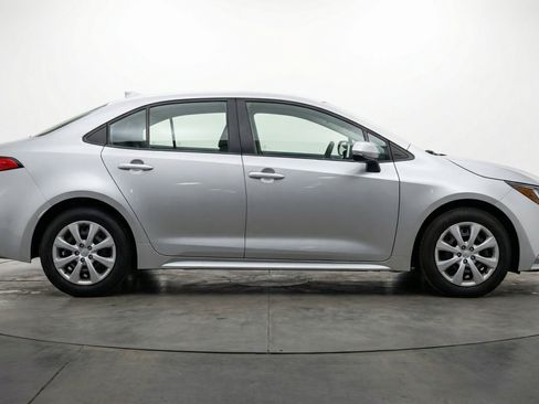 Used 2025 Toyota Corolla LE FWD image 11