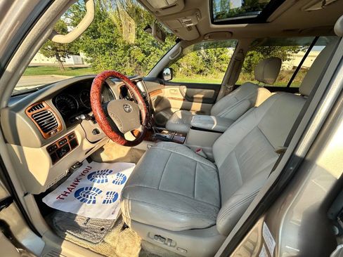 Used 2003 Toyota Land Cruiser image 12