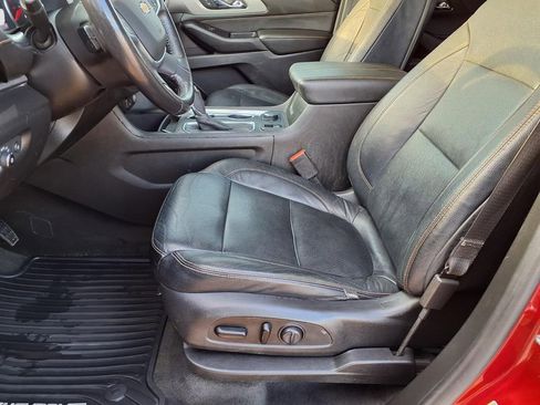 Used 2020 Chevrolet Traverse LT image 20