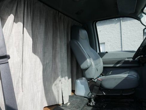 Used 2022 Ford F750 2WD Regular Cab Super Duty image 21