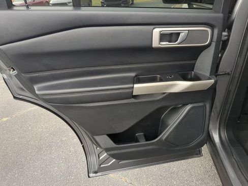 Used 2021 Ford Explorer XLT w/ Equipment Group 202A RWD image 26